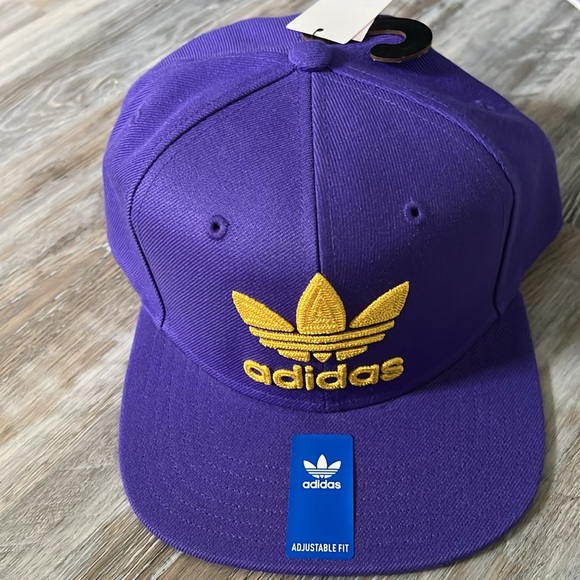 Adidas Originals adjustable fit hat - Picture 3 of 4
